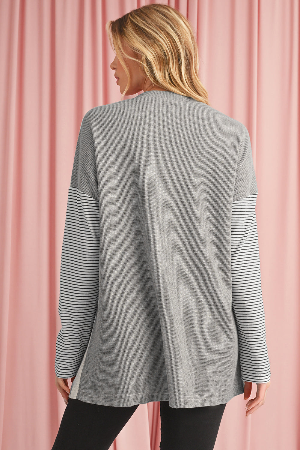 Cardigan frontale aperto con tasca patchwork a righe nere