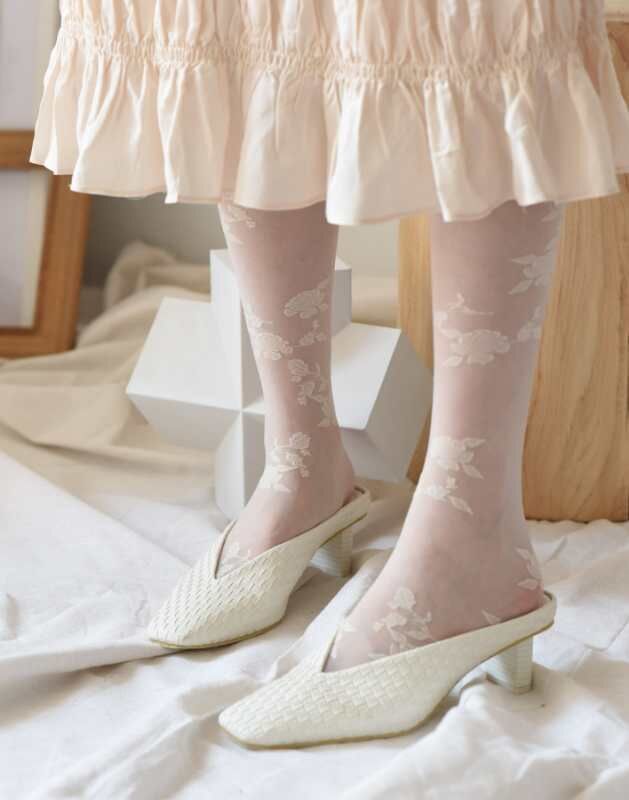 New Product Lace European And American Stockings Summer Thin Calf Socks Female Fairy Retro Rose Flower Tube Socks
