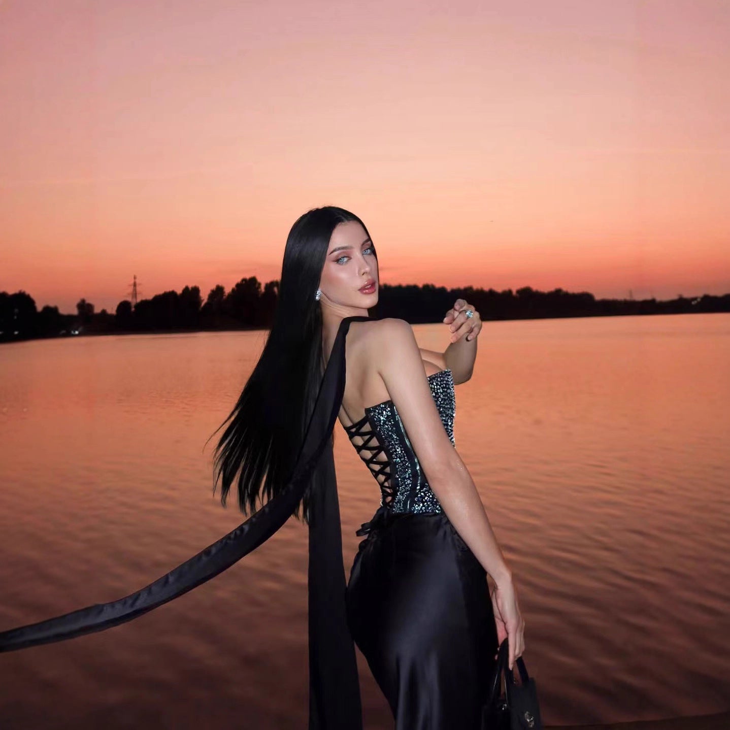 Hot Drill Temperament Spicy Girl Strappy Sexy Bustier Tight Top Long Satin Skirt