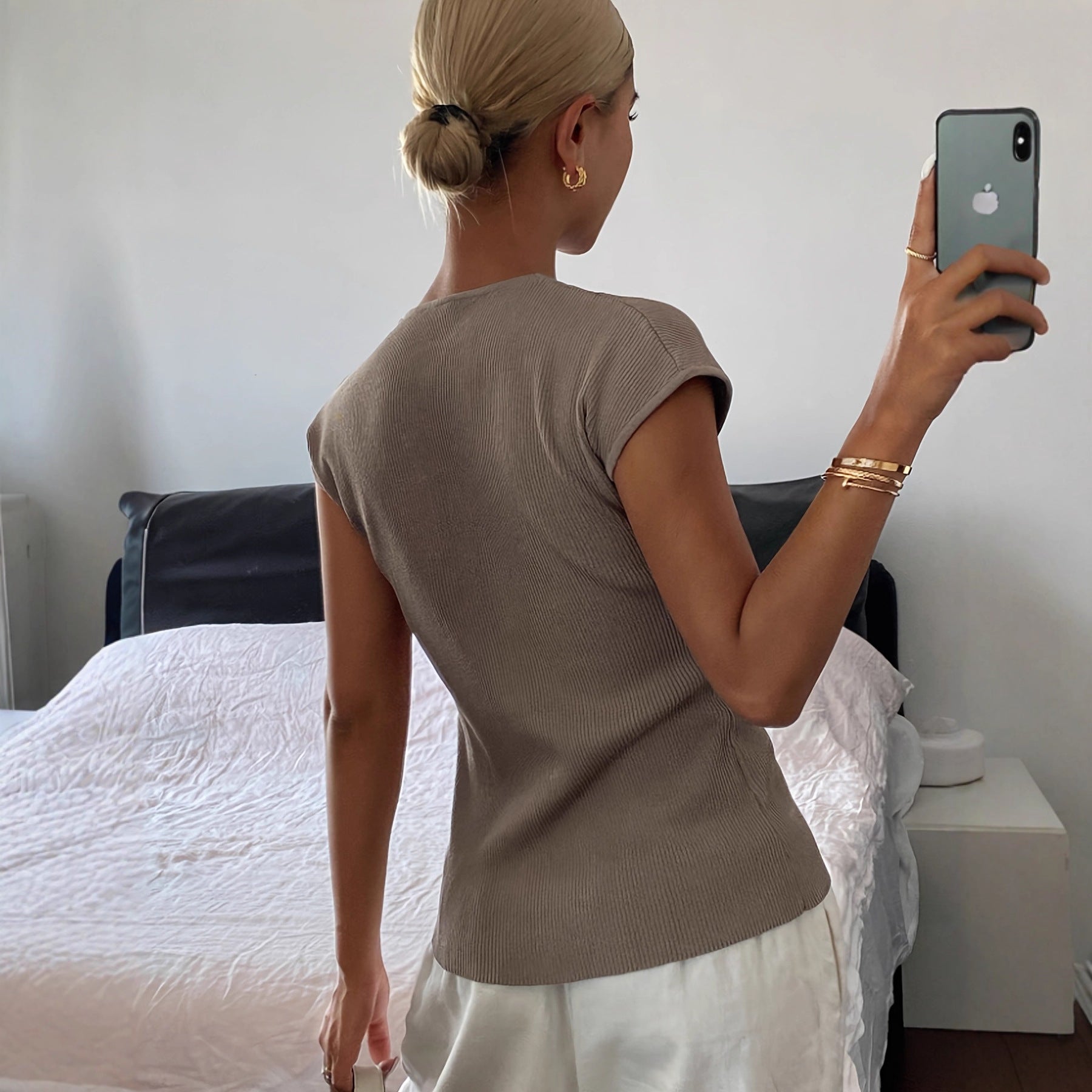 Women's Solid Color Casual Knit Fitted Shoulder V-neck Short Sleeve