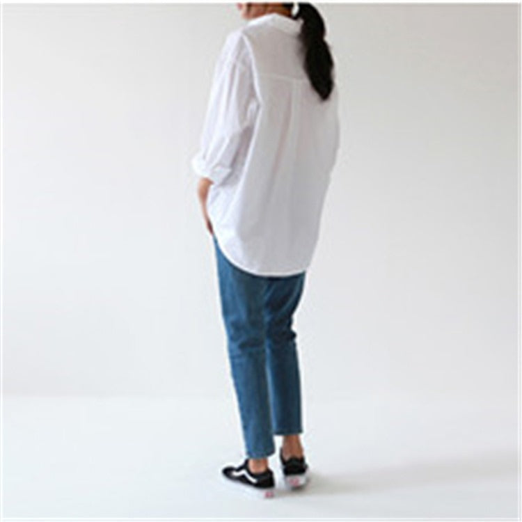 White long sleeved shirt with loose fitting women's shirt for women