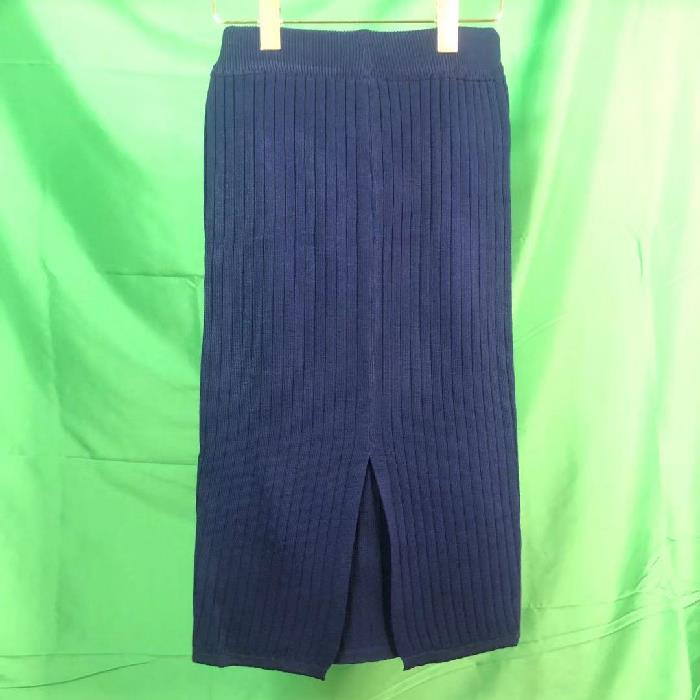 Womens Fashion High-Waisted Knitted Skirt With A Slit