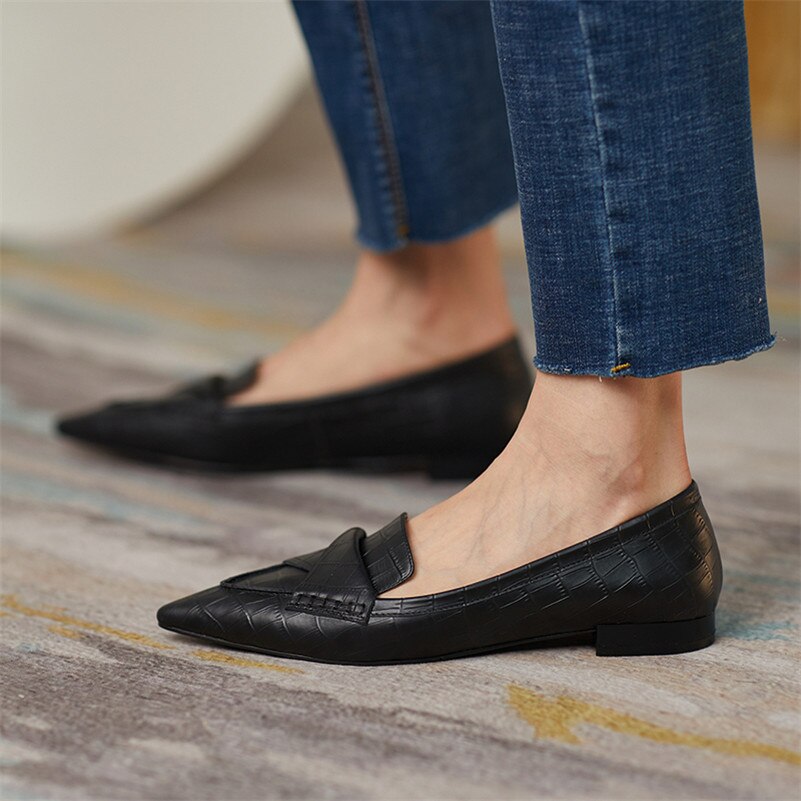 French Style Wear Retro Pointy Flat Heel Shoes For Women