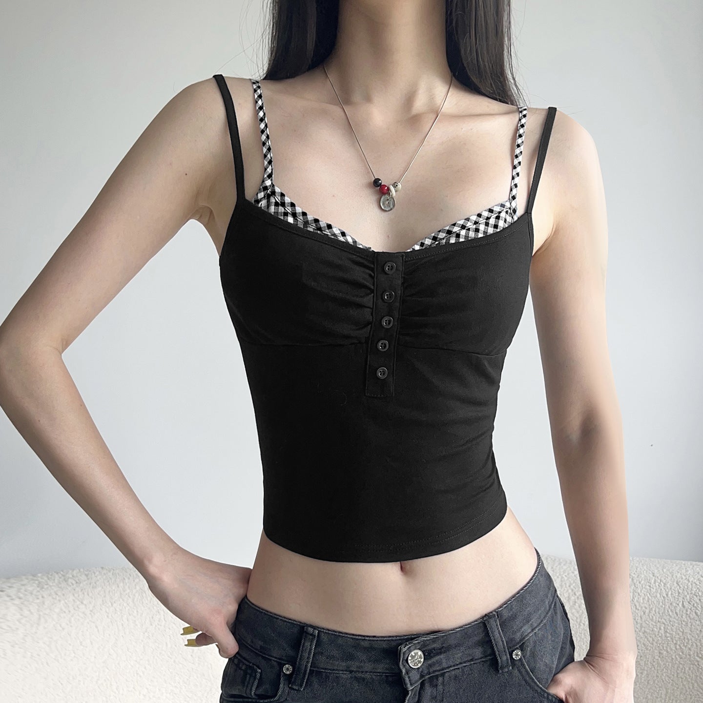 Contrast-Color Plaid Mock Two-Piece Cami Tank Top With A Slim Fit