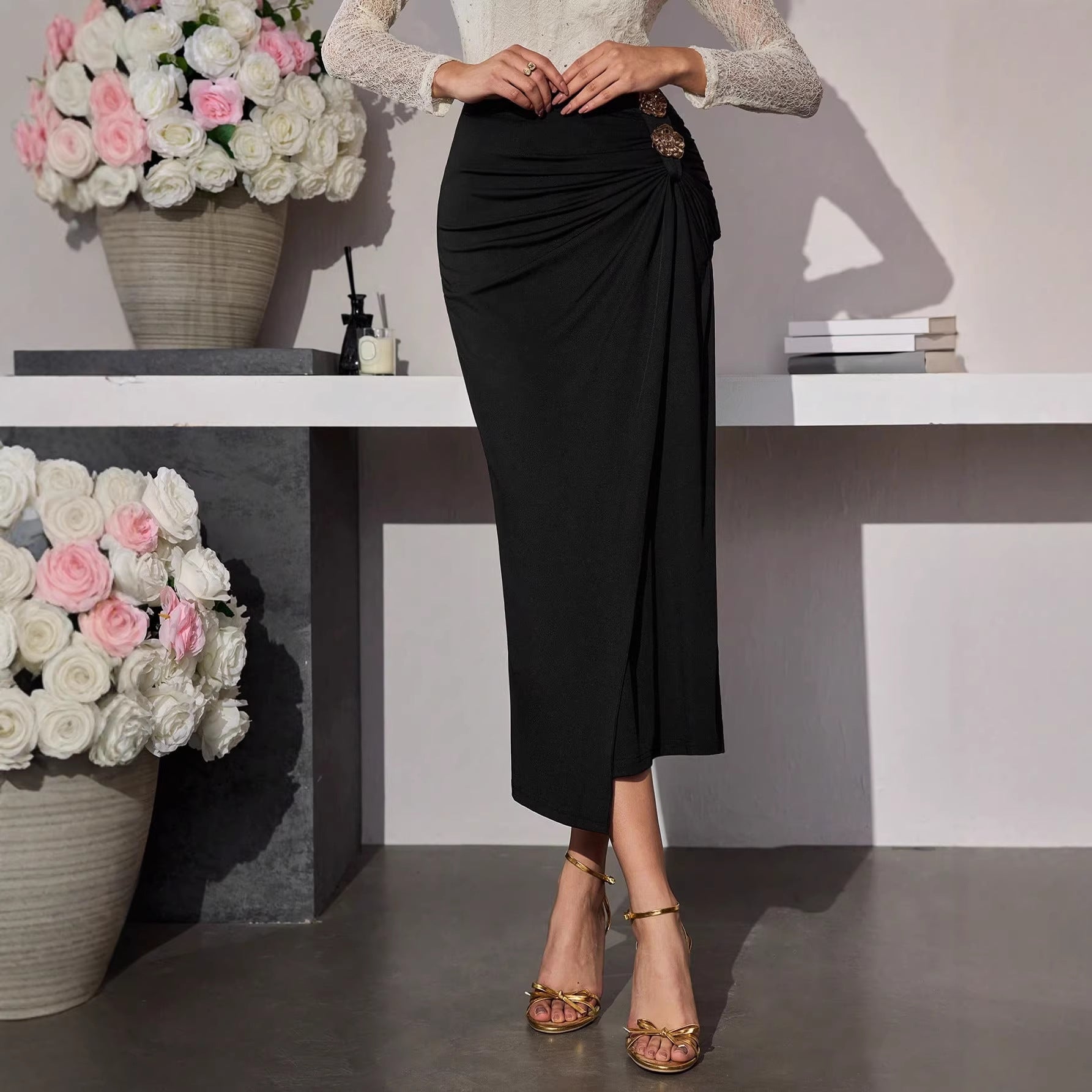 Womens Pleated Skirt With Rose Metal Buckle Detailing