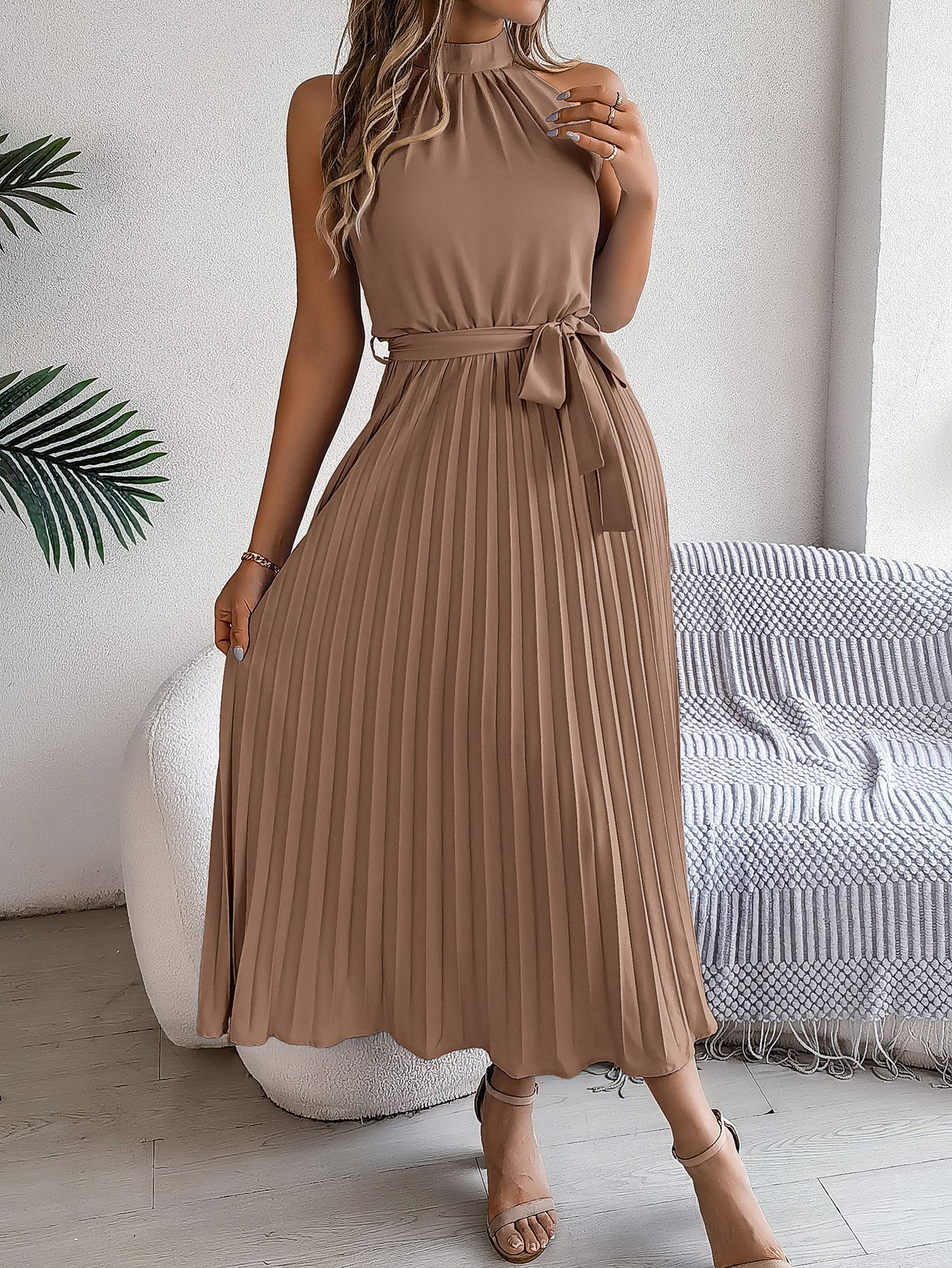 Women's Elegant Stand Collar Sleeveless Tie Waist Pleated Maxi Dress