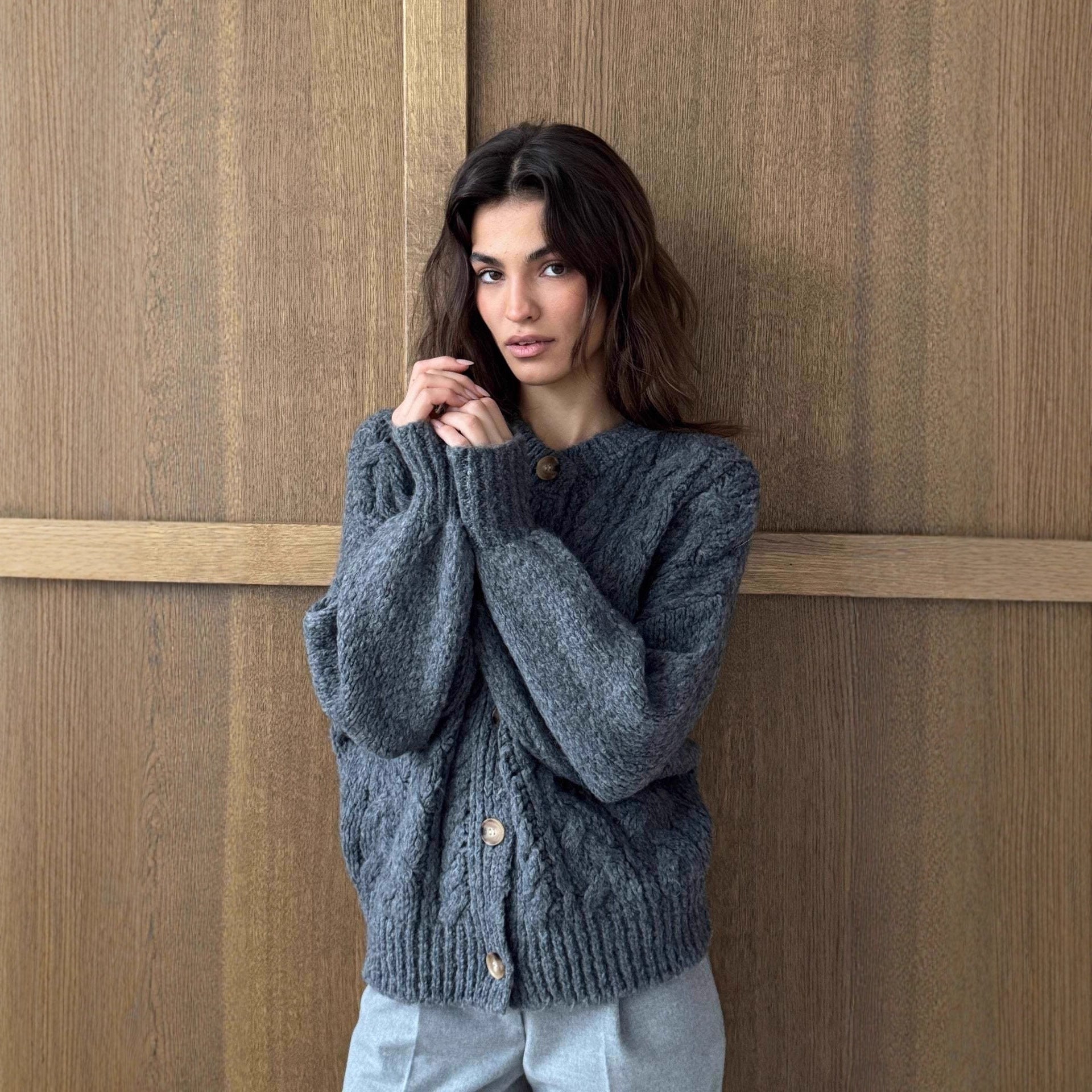 Twist Fashion Round Neck Retro Long Sleeve Sweater For Women