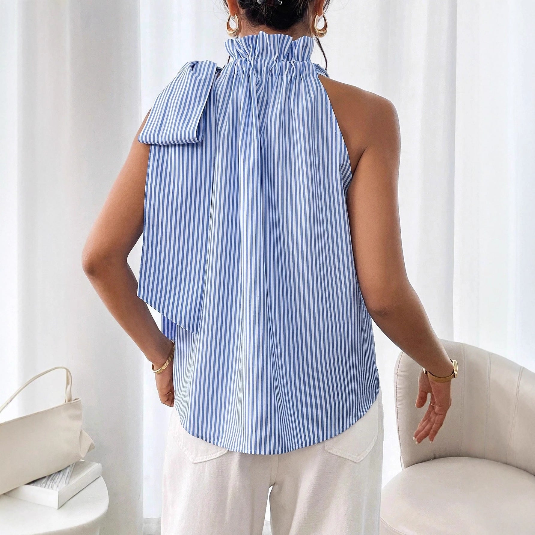 Stylish Minimalist And Relaxed Fit Sleeveless Top For Women