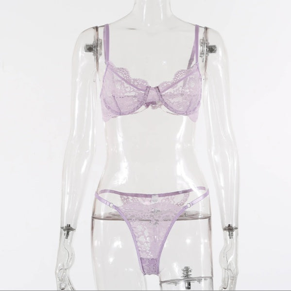 Abito da donna in pizzo con ferretto alla moda