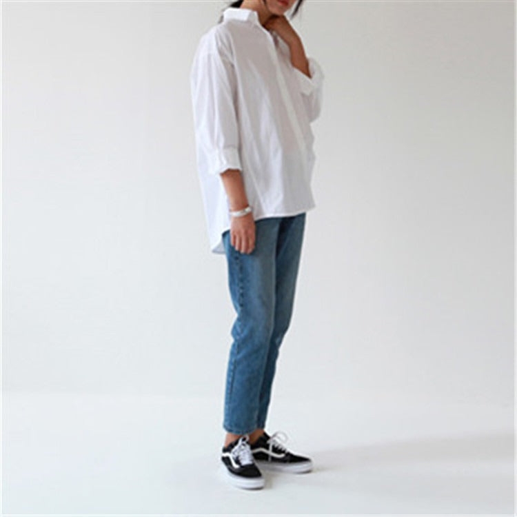 White long sleeved shirt with loose fitting women's shirt for women