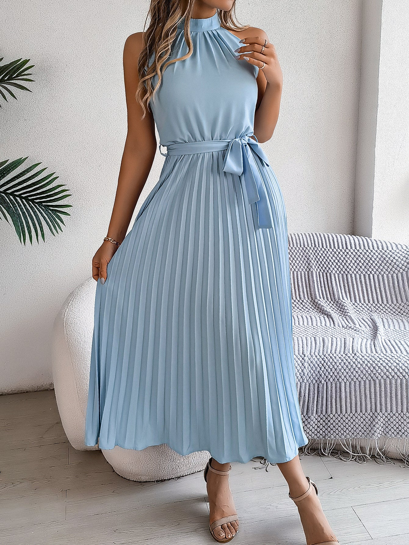 Women's Elegant Stand Collar Sleeveless Tie Waist Pleated Maxi Dress