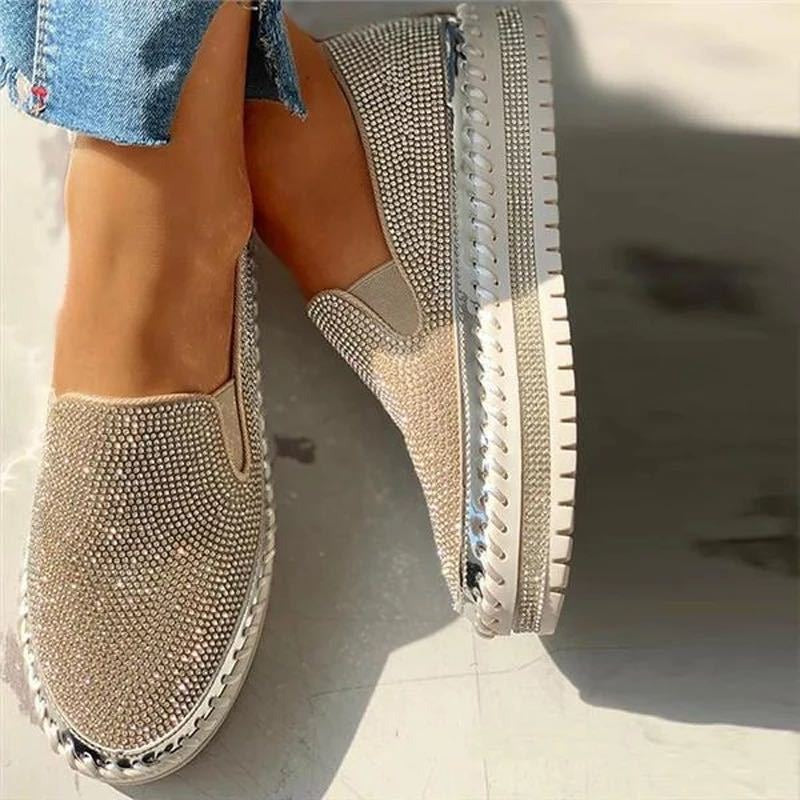 Wearing thick soled lazy casual rhinestones, Korean version versatile student shoe trend