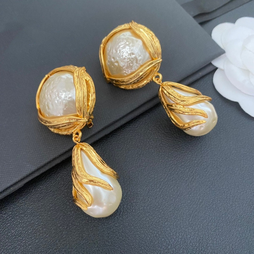 High end temperament, light luxury, fashionable and versatile water droplet earrings 