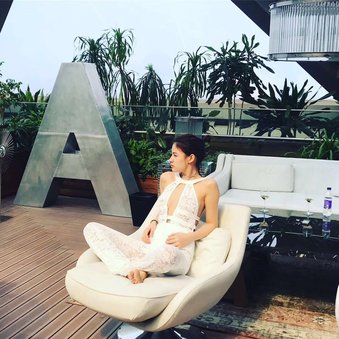 Ins New Fashion Sexy Hollow Lace Jumpsuit Sleeveless Lace Flared Trousers