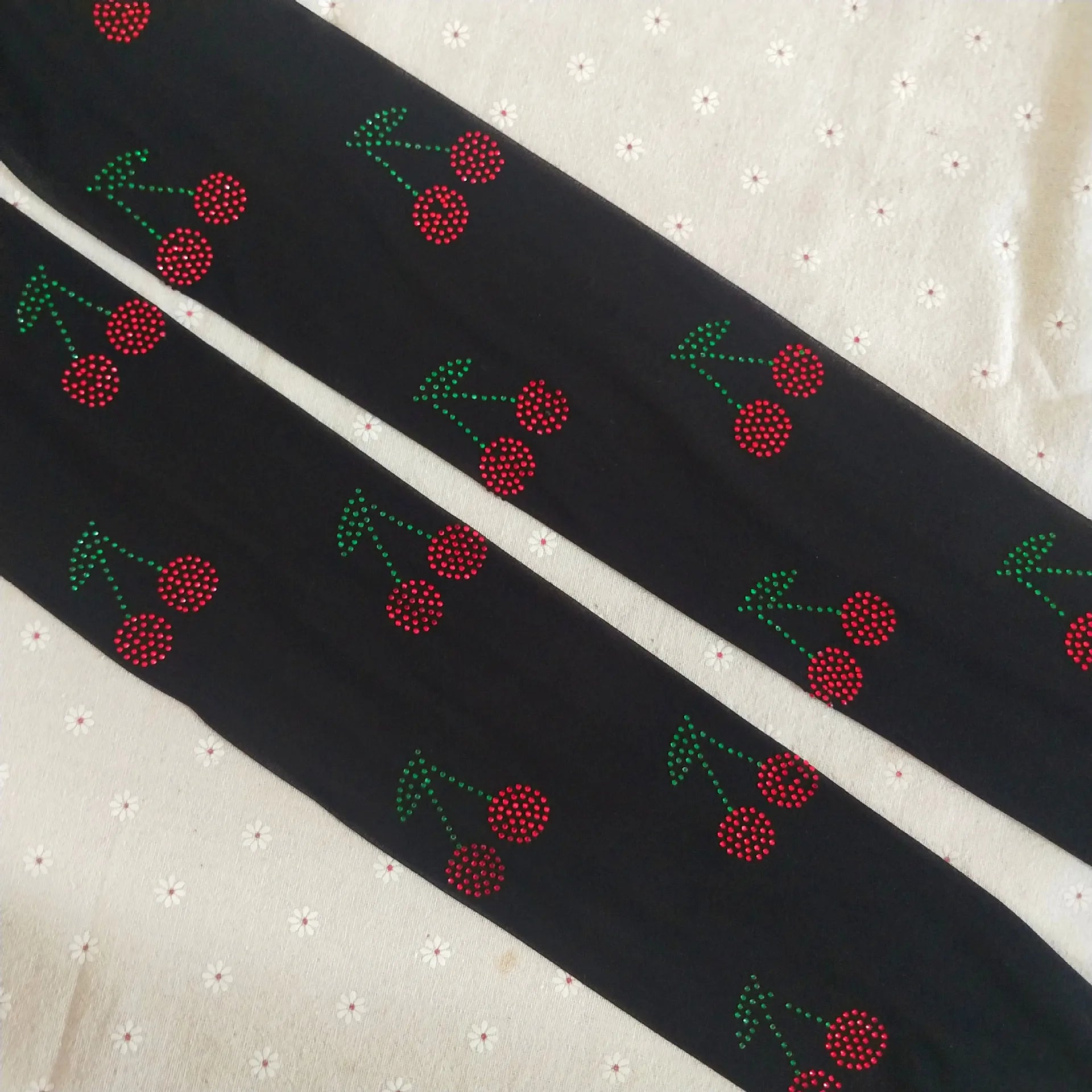 Fashion New Cherry Hot Drill Pantyhose Anti-removal Silk Arbitrary Cut Pantyhose Leggings Character Women's Socks