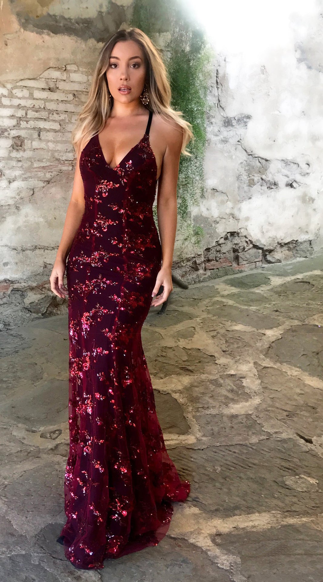 Nuovo vestito Abito sexy con paillettes con reggicalze e scollo a V 