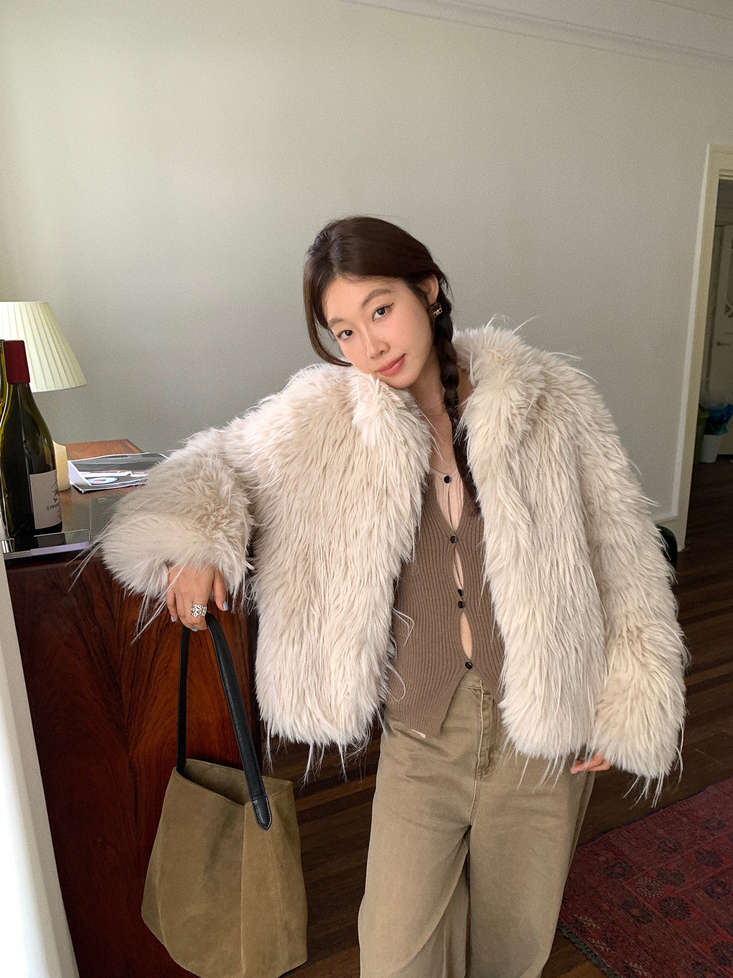 Streetwear Faux Mongolian Sheepskin Fur Coats Women Fake Sheep Fur Jackets Fuflly Long Sleeve Short Fur Coats Winter Warm