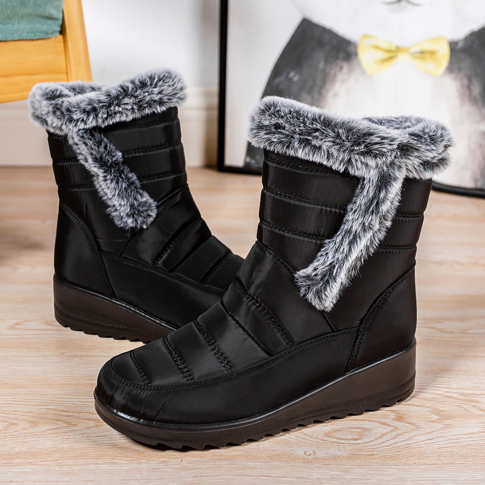 High Top Womens Snow Boots With A Faux Rabbit Fur Collar Side Chain Detailing And Waterproof Design For Maximum Warmth