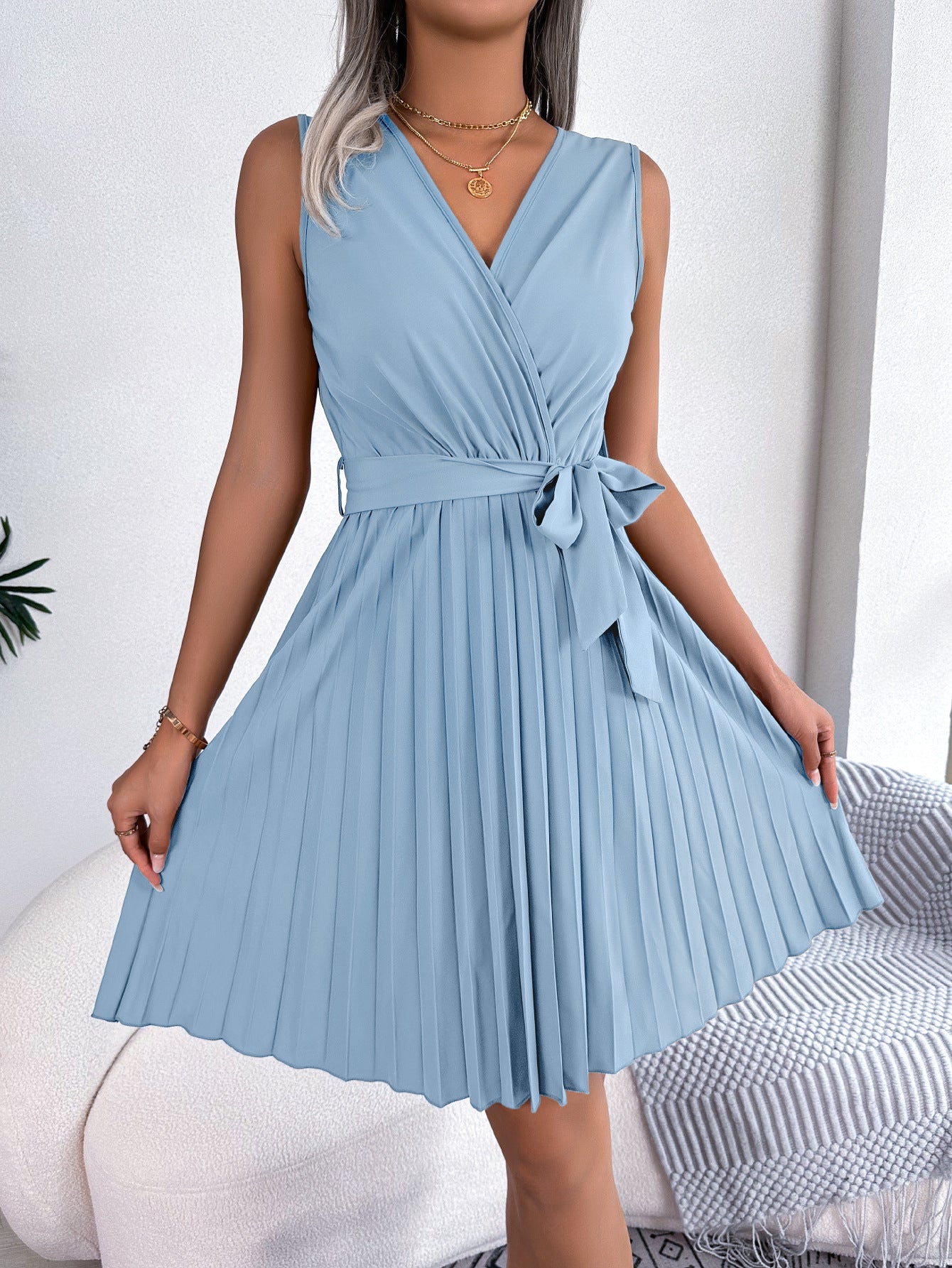 Women's Elegant Cross V Neck Sleeveless Tie Waist Pleated Dress