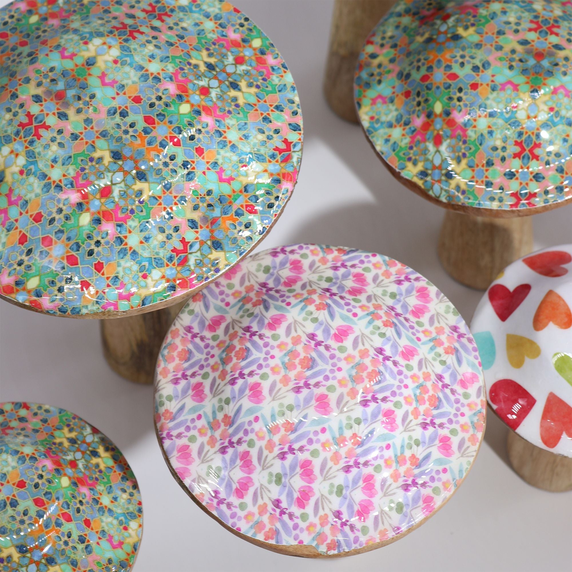 Med Wooden Mushroom - Pastel Hearts