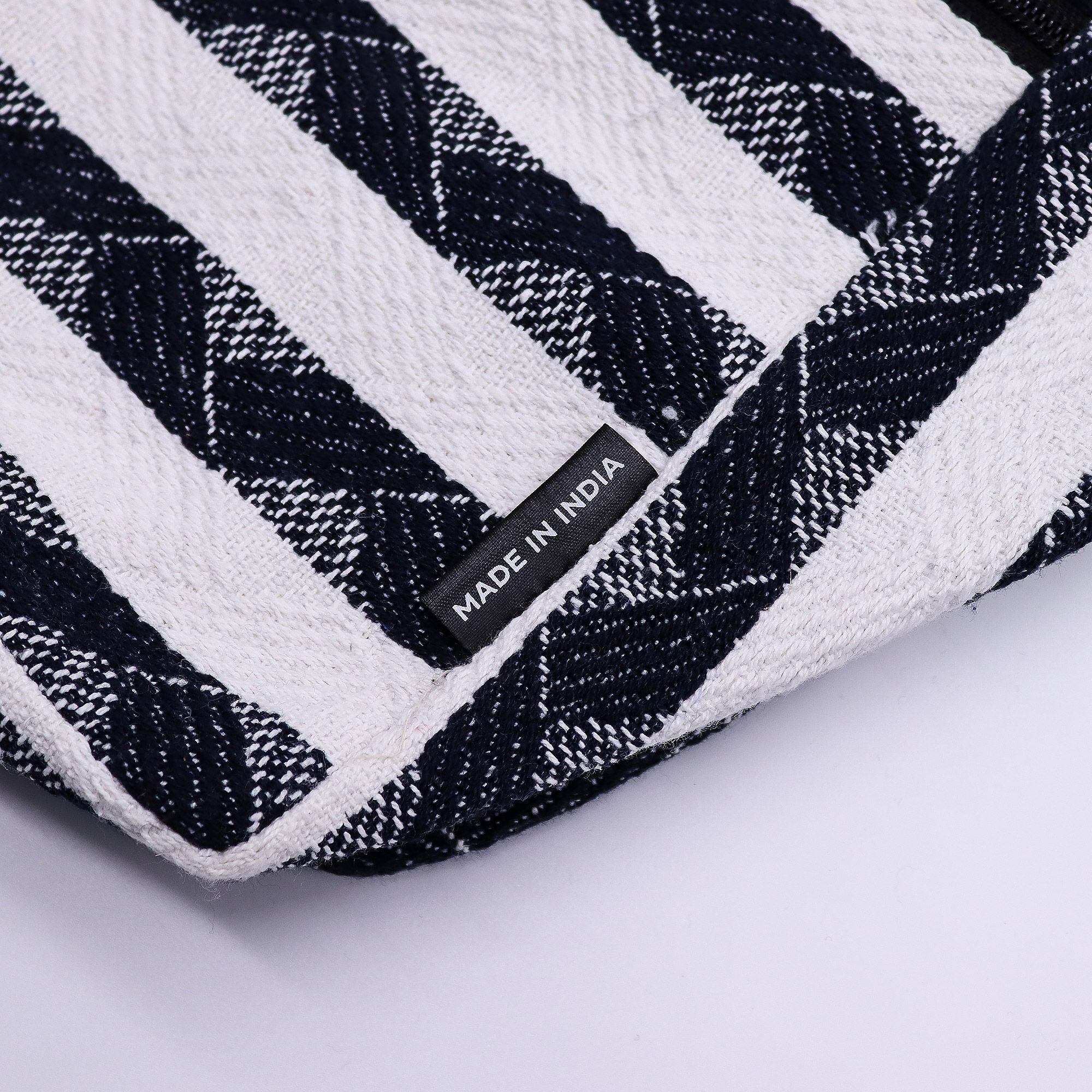 Nomad Sari Jacquard Natural Wander Muse Bags - Atlas Nomad