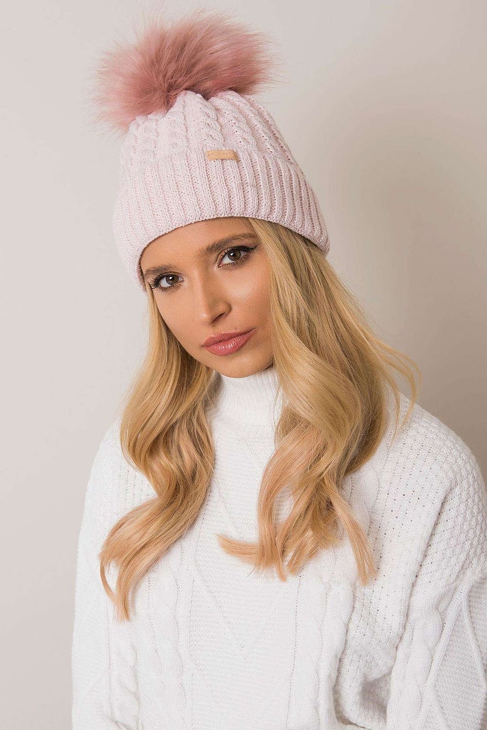 Cap model 187442 Rue Paris