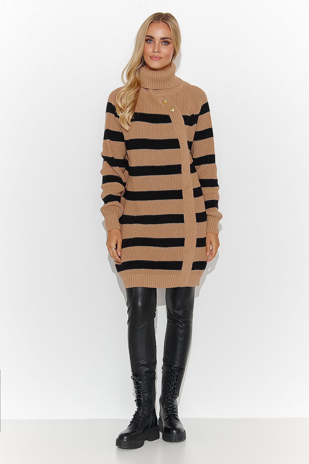  Turtleneck model 187972 Makadamia 
