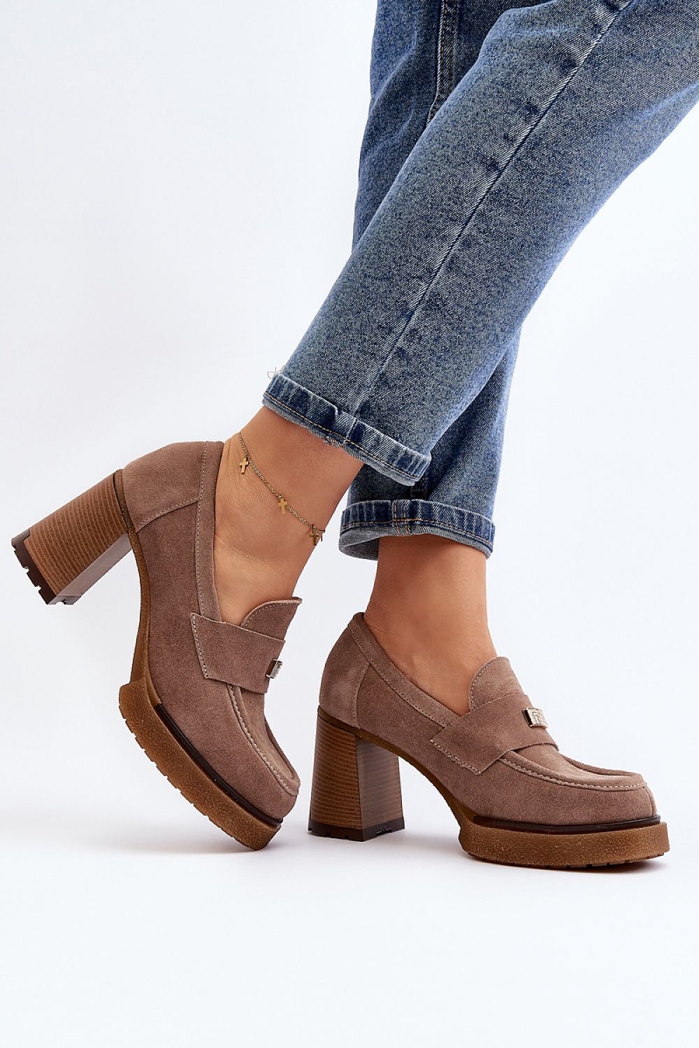 Heeled low shoes model 192295 Step in style