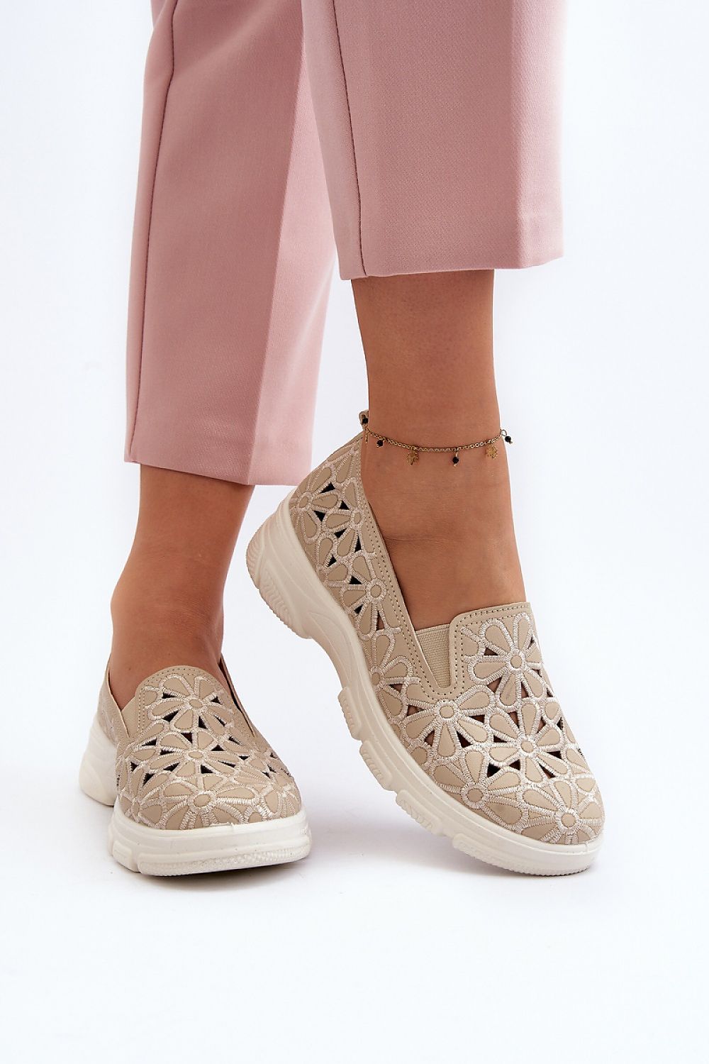  Low Shoes model 193135 Step in style 
