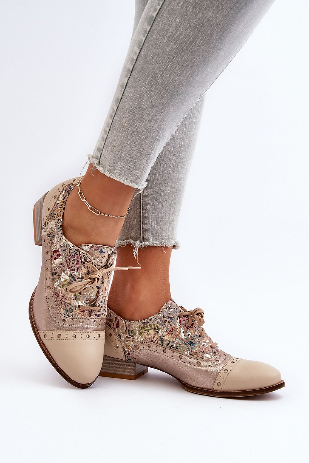  Heeled low shoes model 193928 Step in style 