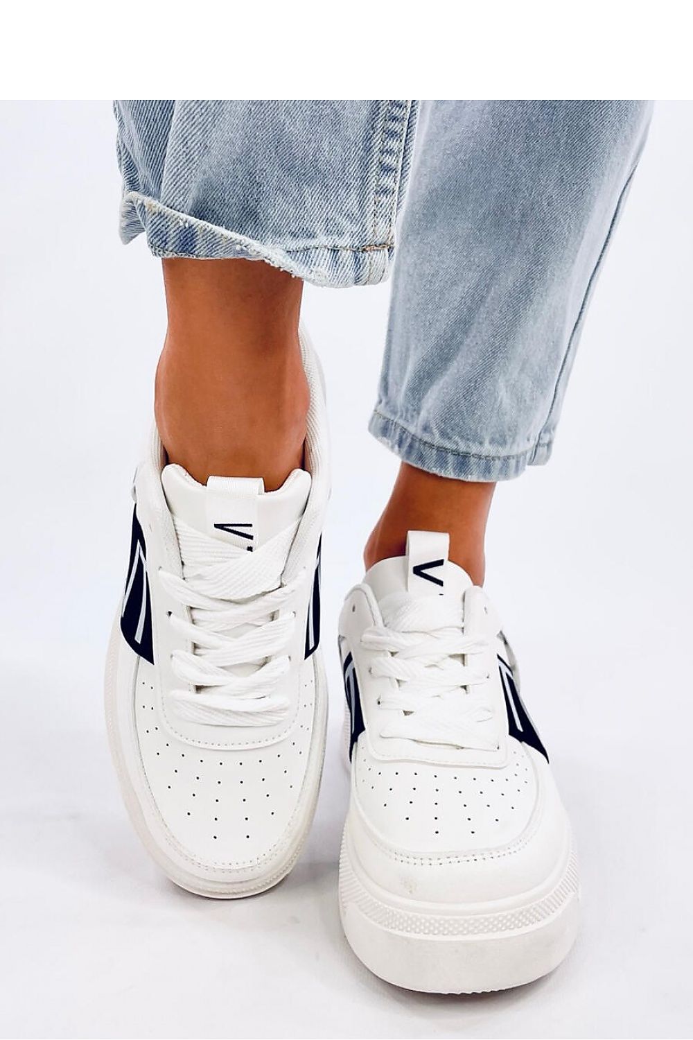  Sport Shoes model 194048 Inello 