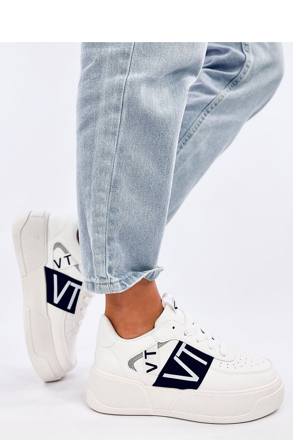  Sport Shoes model 194048 Inello 