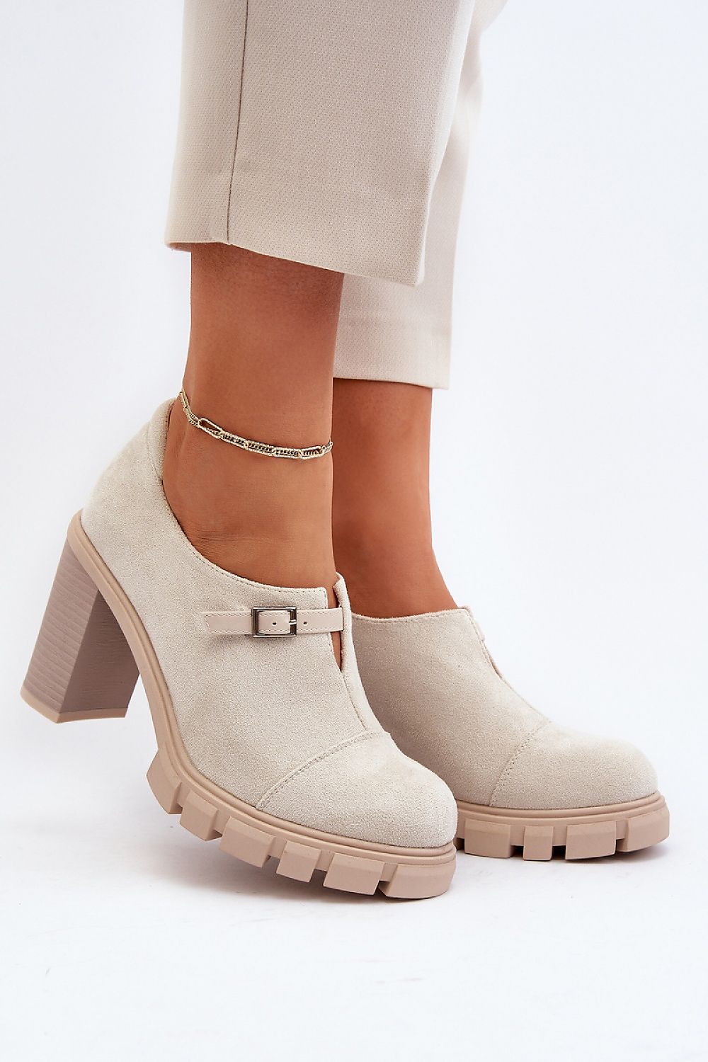  Heeled low shoes model 194702 Step in style 