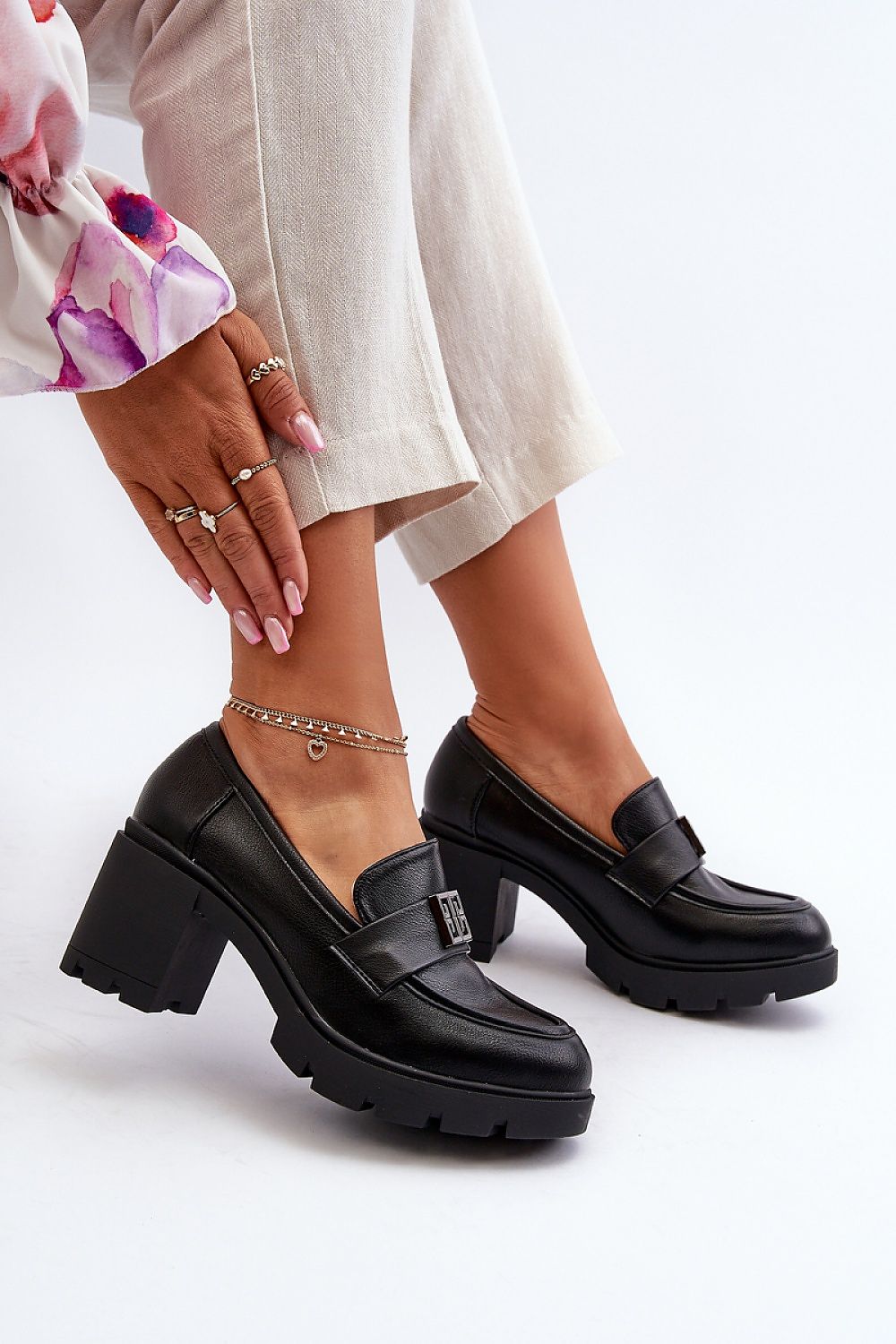  Heeled low shoes model 195403 Step in style 
