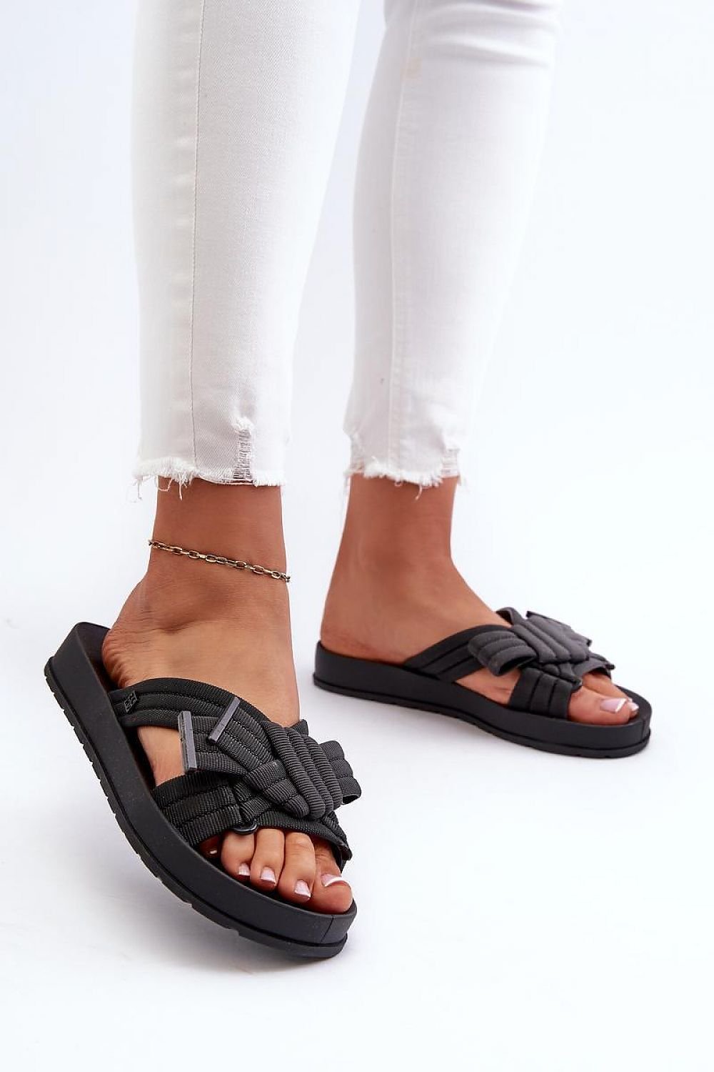  Flip-flops model 197655 Step in style 