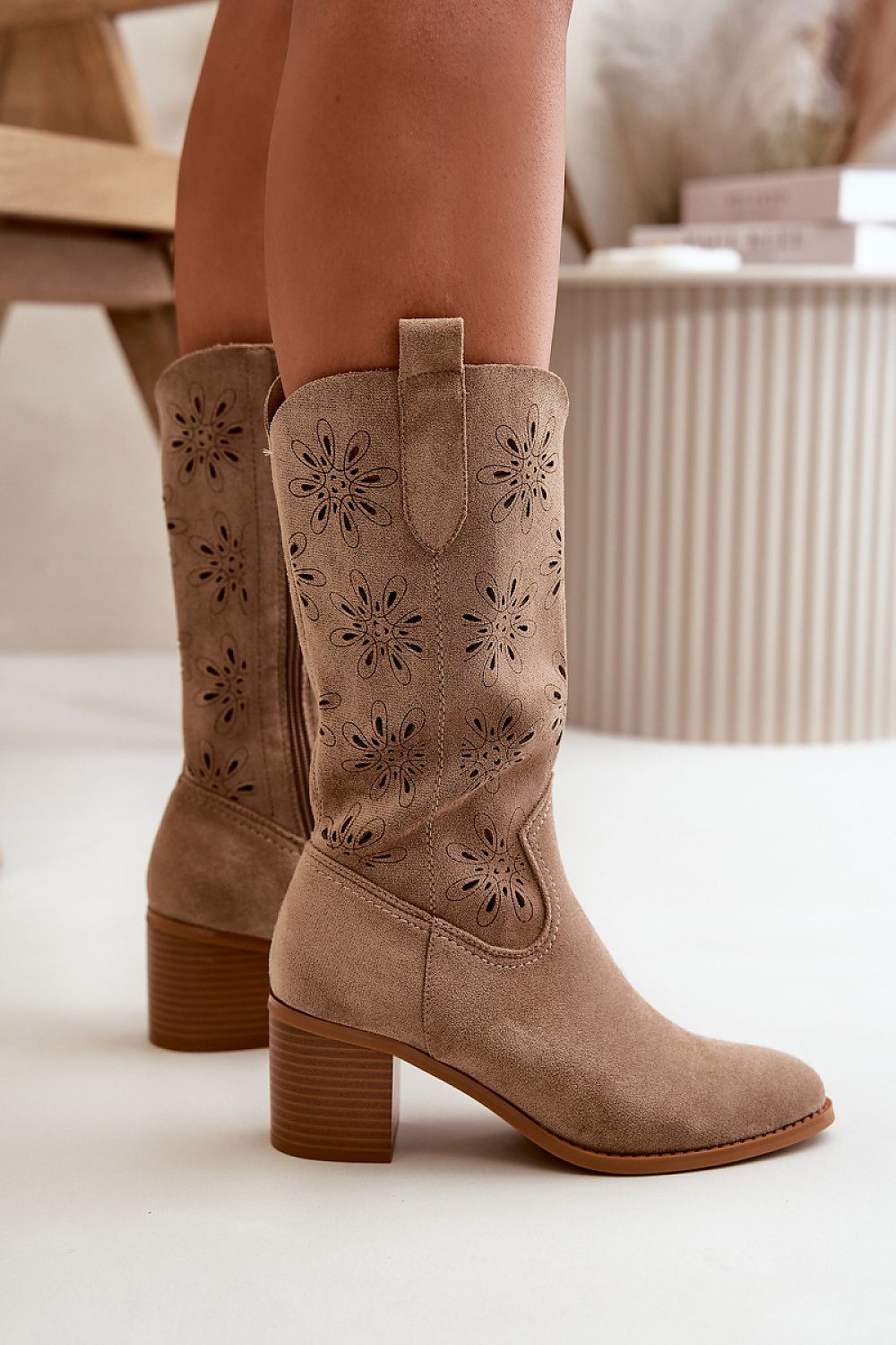  Open-work Boots model 199130 Step in style 
