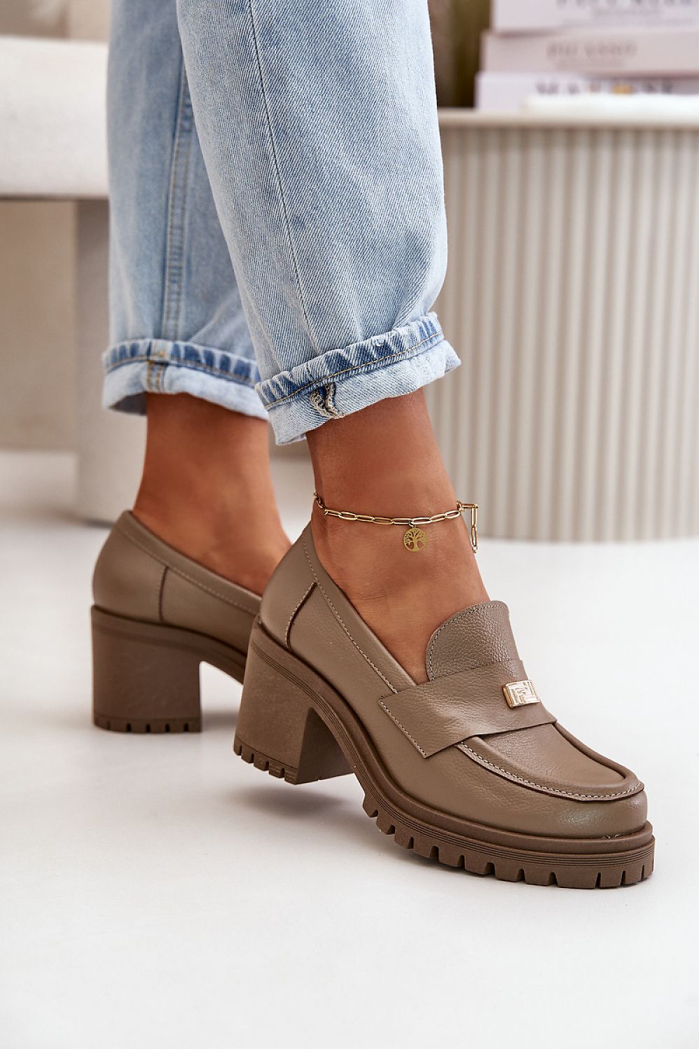  Heeled low shoes model 199314 Step in style 