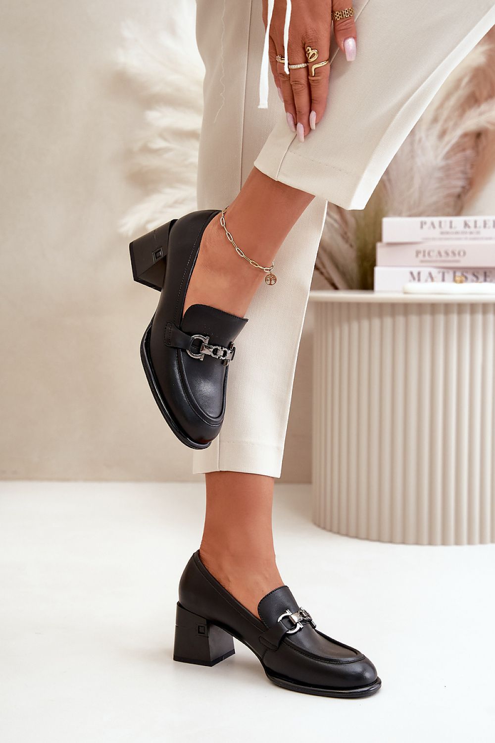  Heeled low shoes model 199318 Step in style 