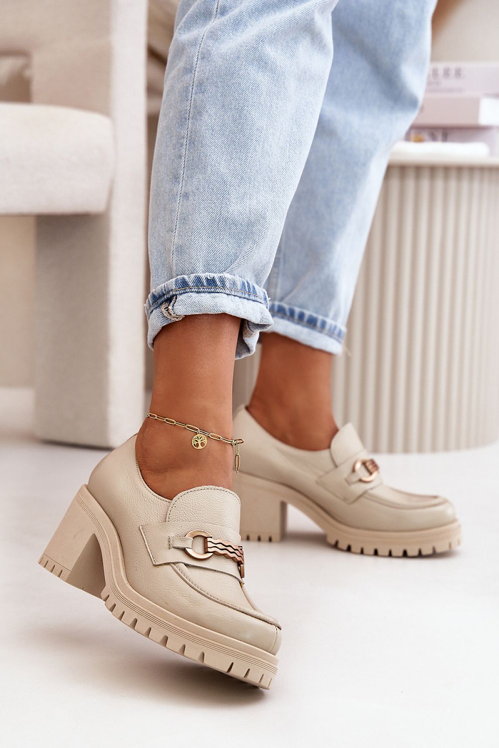  Heeled low shoes model 199811 Step in style 
