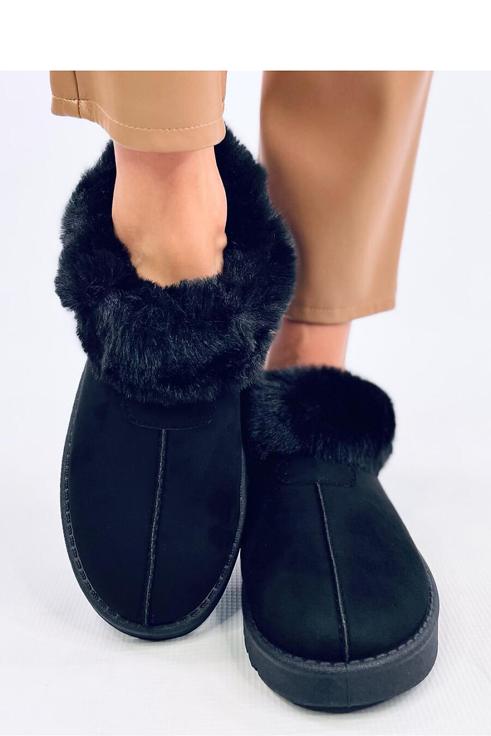  Slippers model 200629 Inello 