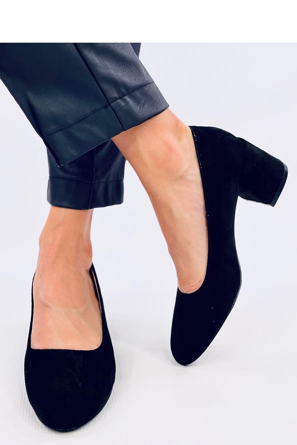  Block heel pumps model 200697 Inello 