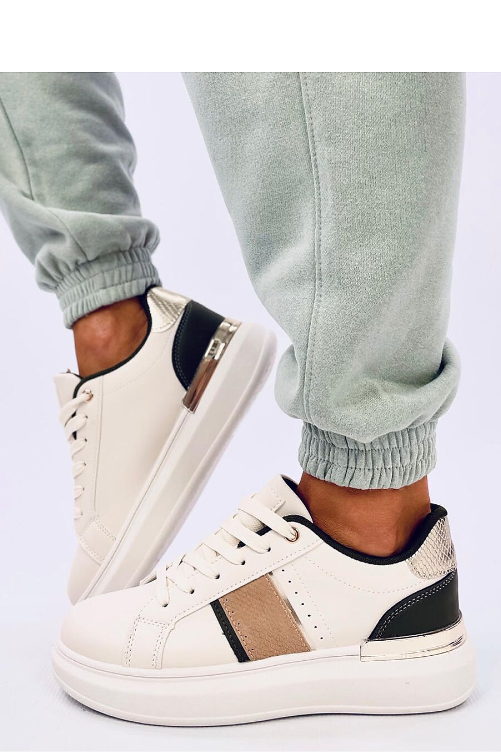  Sport Shoes model 200727 Inello 