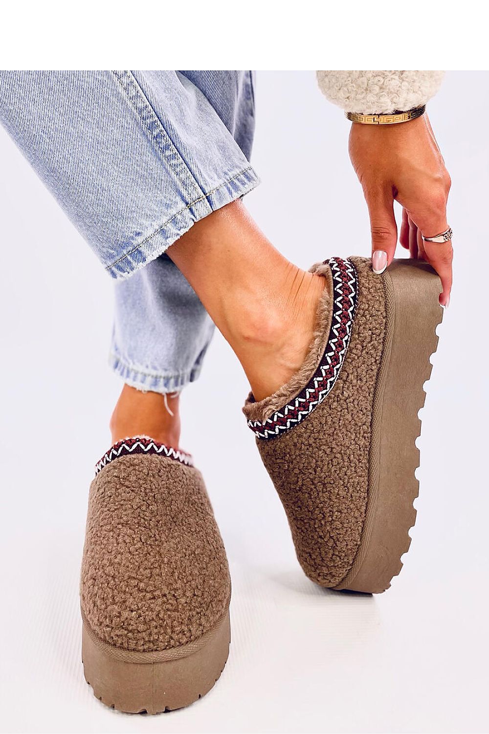  Slippers model 200757 Inello 
