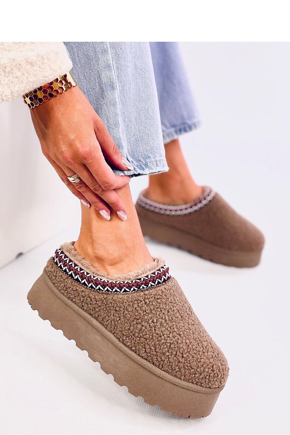  Slippers model 200757 Inello 