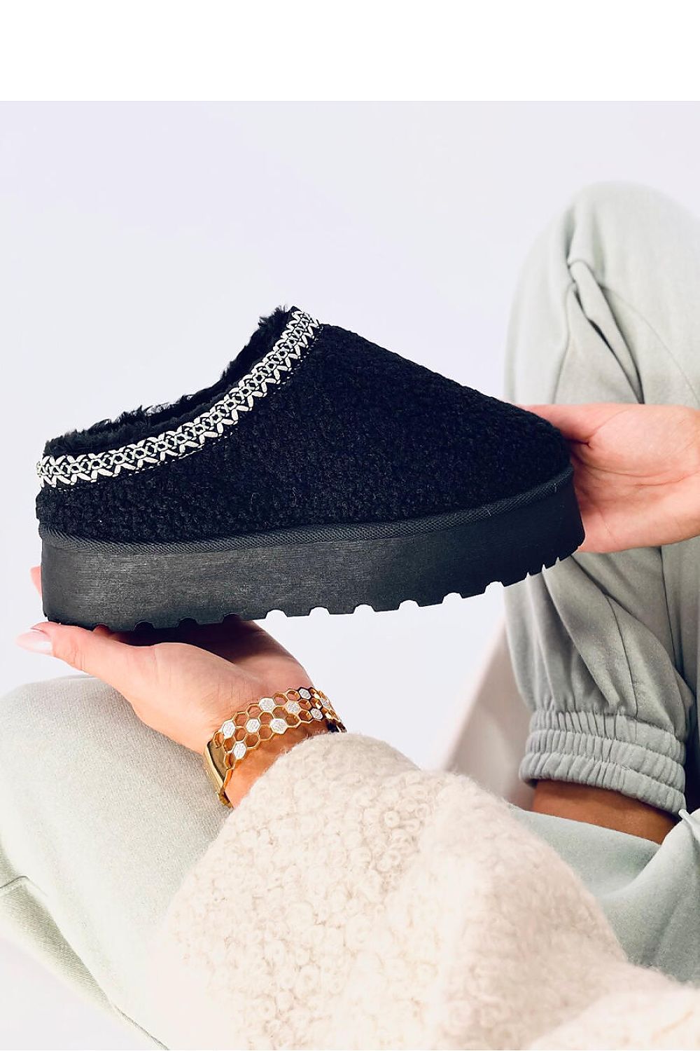  Slippers model 200758 Inello 