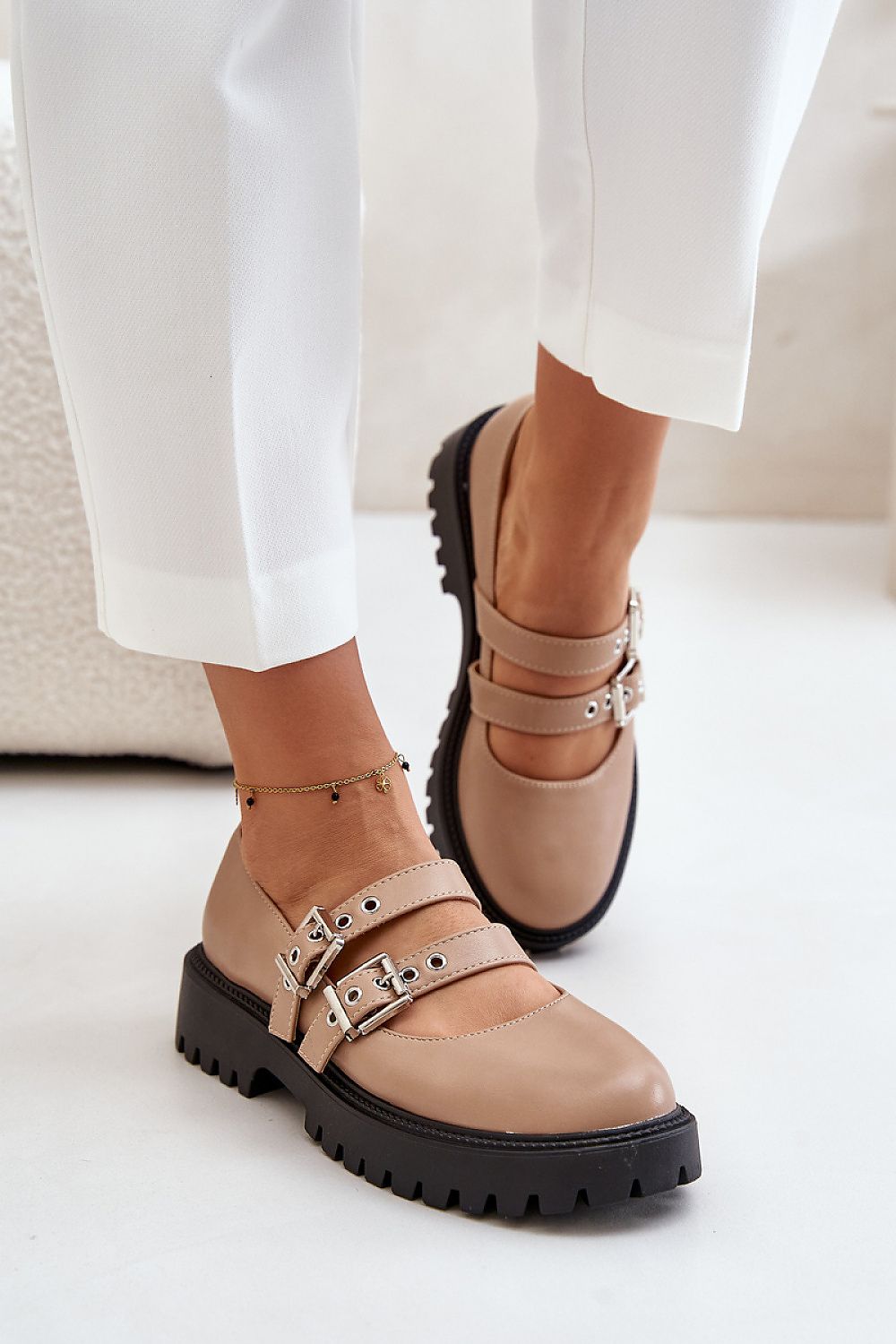  Low Shoes model 201032 Step in style 