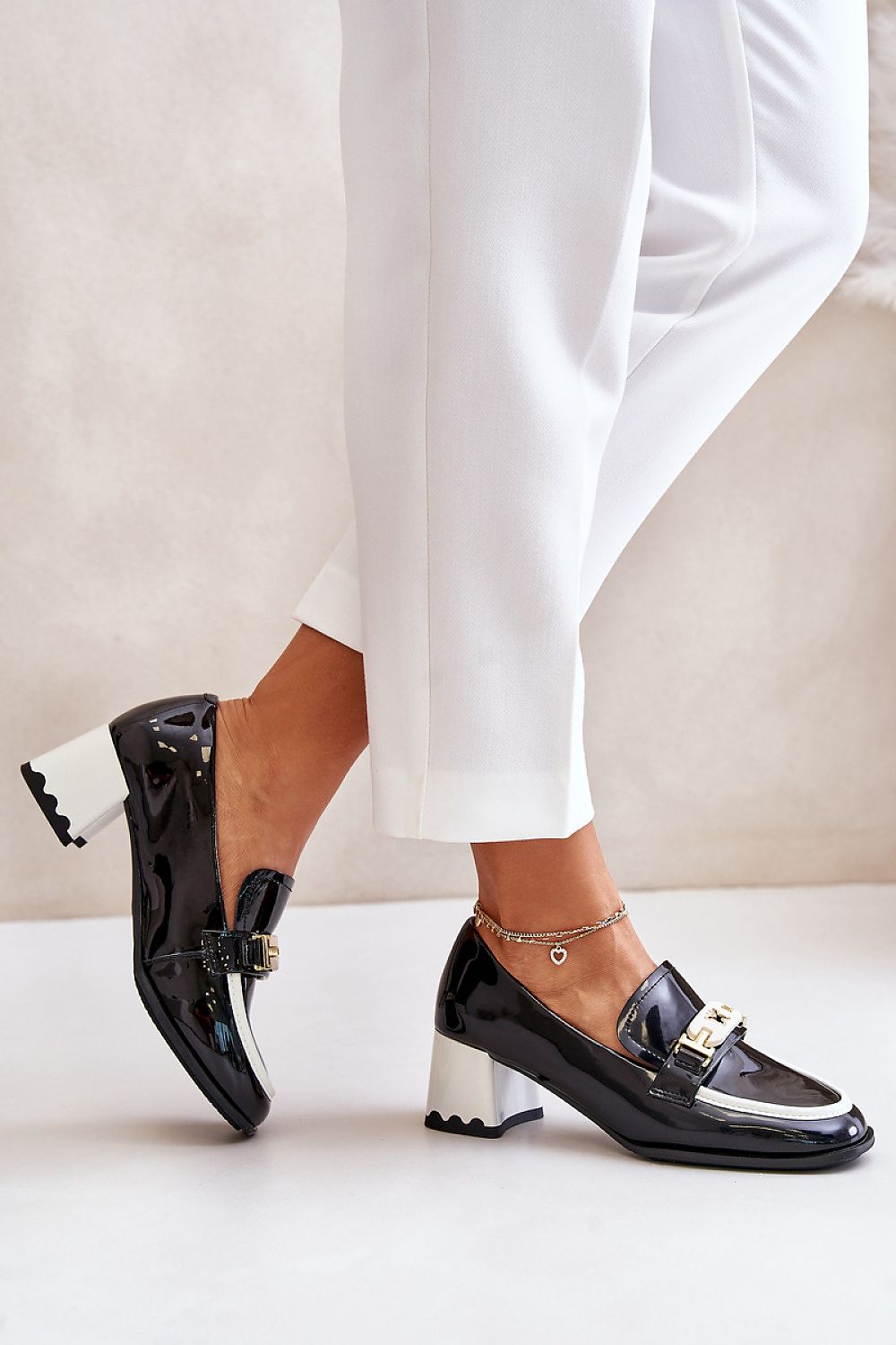  Heeled low shoes model 201136 Step in style 
