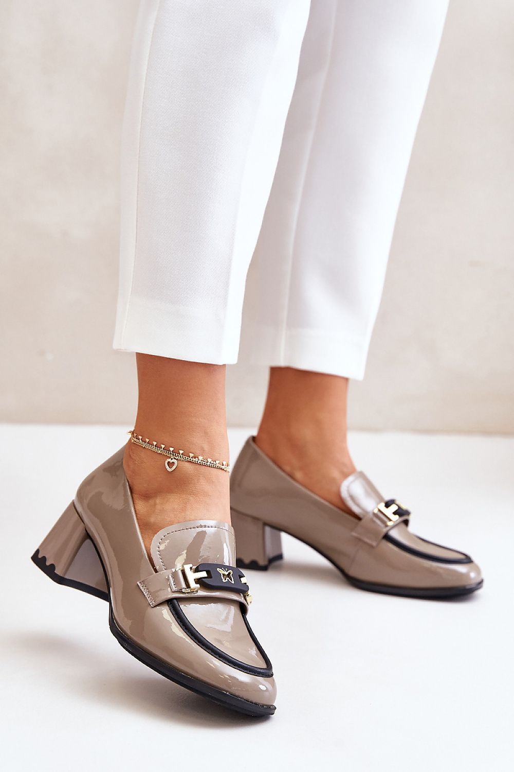 Heeled low shoes model 201137 Step in style 