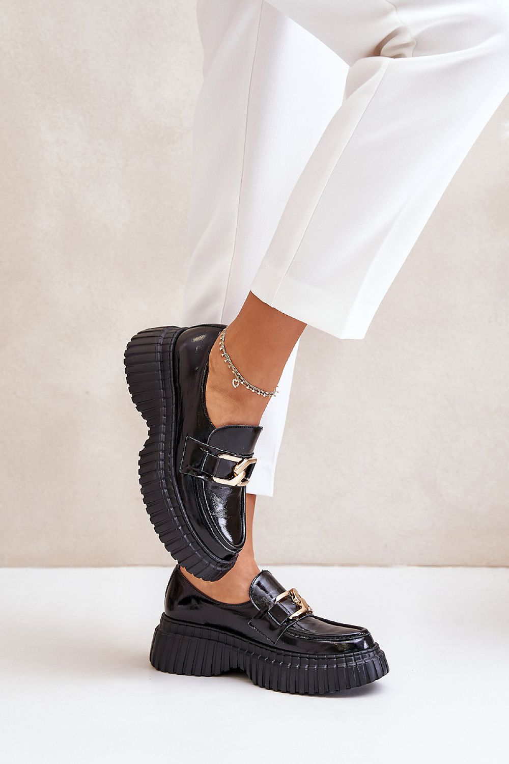  Low Shoes model 201139 Step in style 