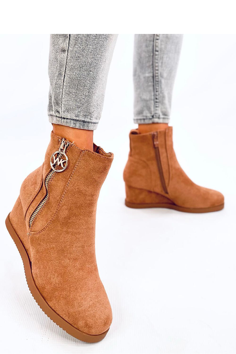  Buskin boots model 201390 Inello 